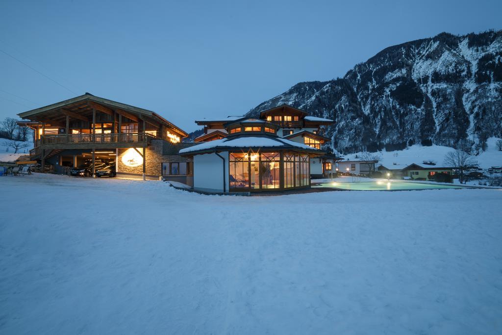 Feriendorf Ponyhof Hotel Fusch an der Grossglocknerstrasse Bagian luar foto