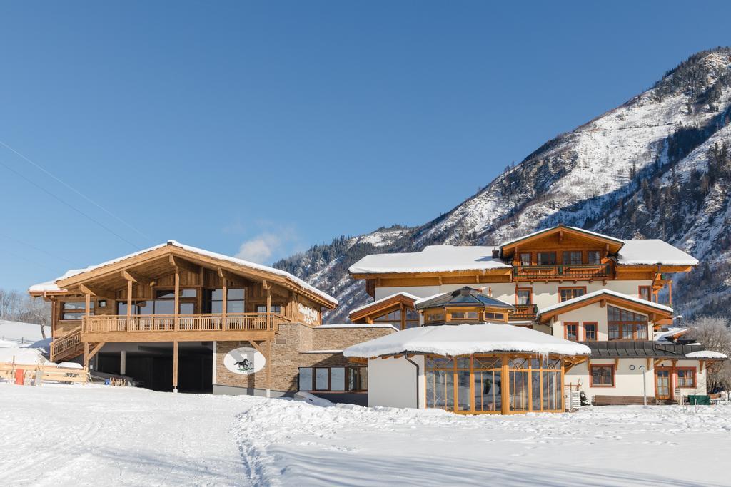 Feriendorf Ponyhof Hotel Fusch an der Grossglocknerstrasse Bagian luar foto