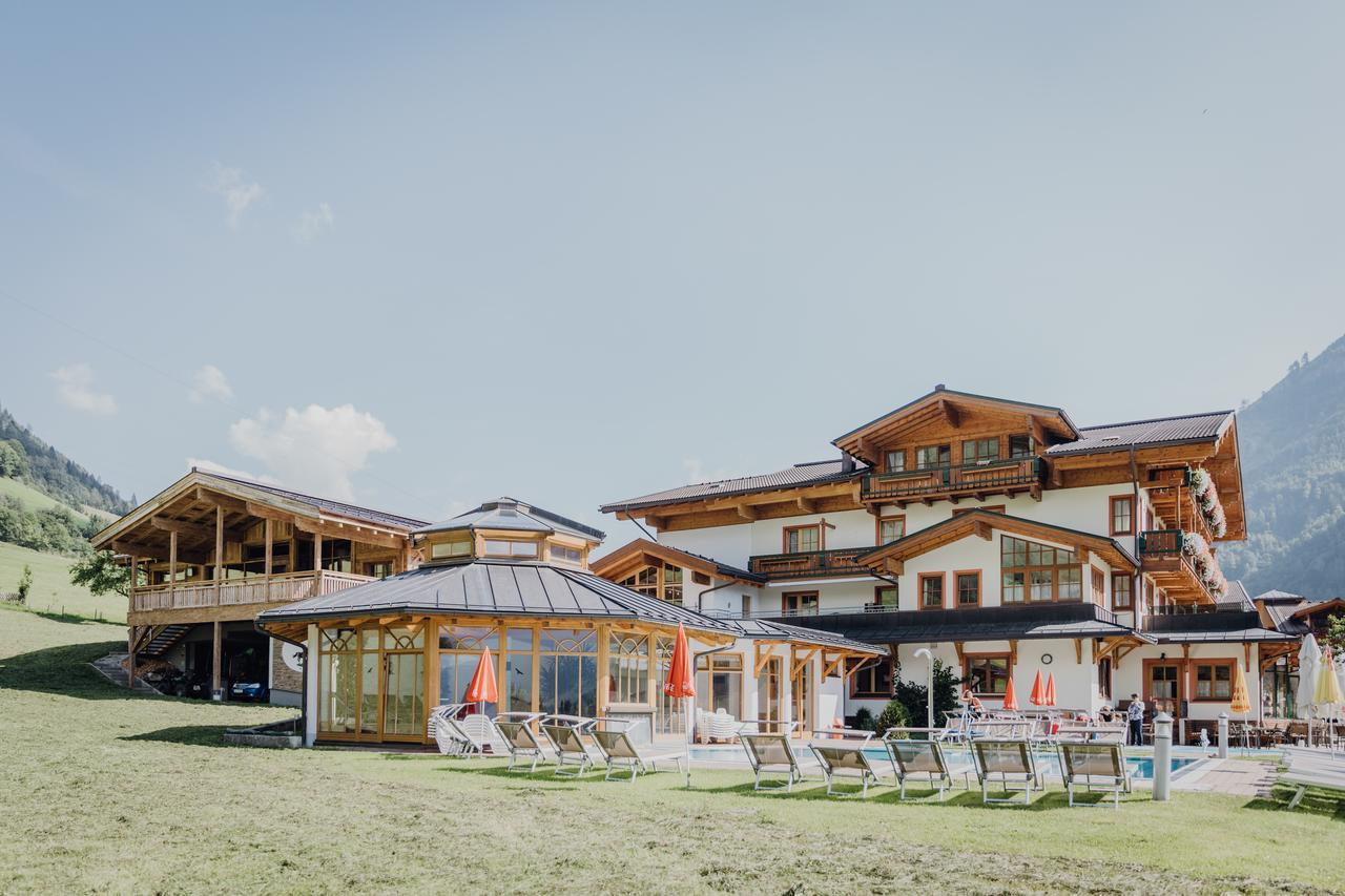 Feriendorf Ponyhof Hotel Fusch an der Grossglocknerstrasse Bagian luar foto